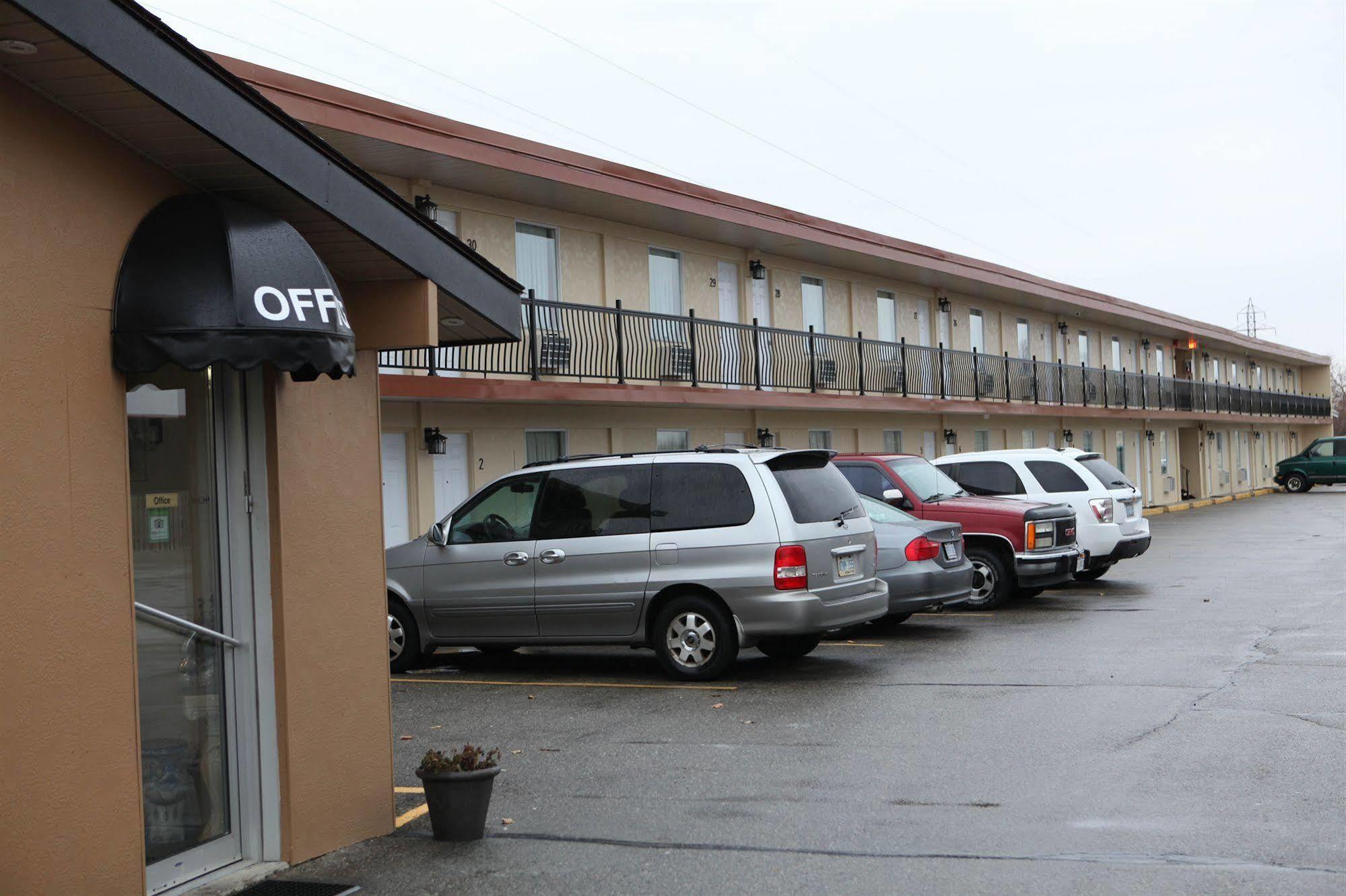 Saxony Motel Chatham-Kent Exterior photo